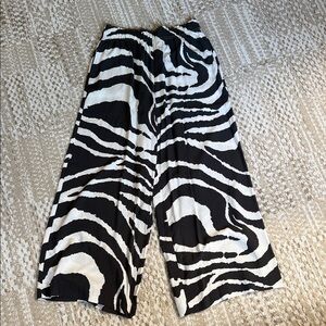H&M Black and White Wide Leg Cropped Pants